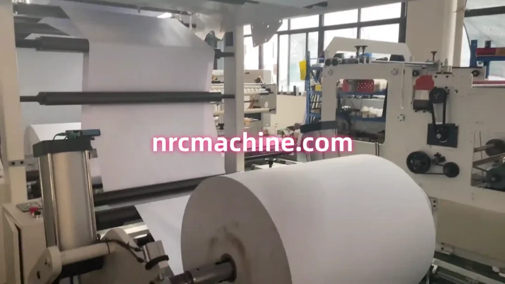 A4-Papiermaschine in Bolivien