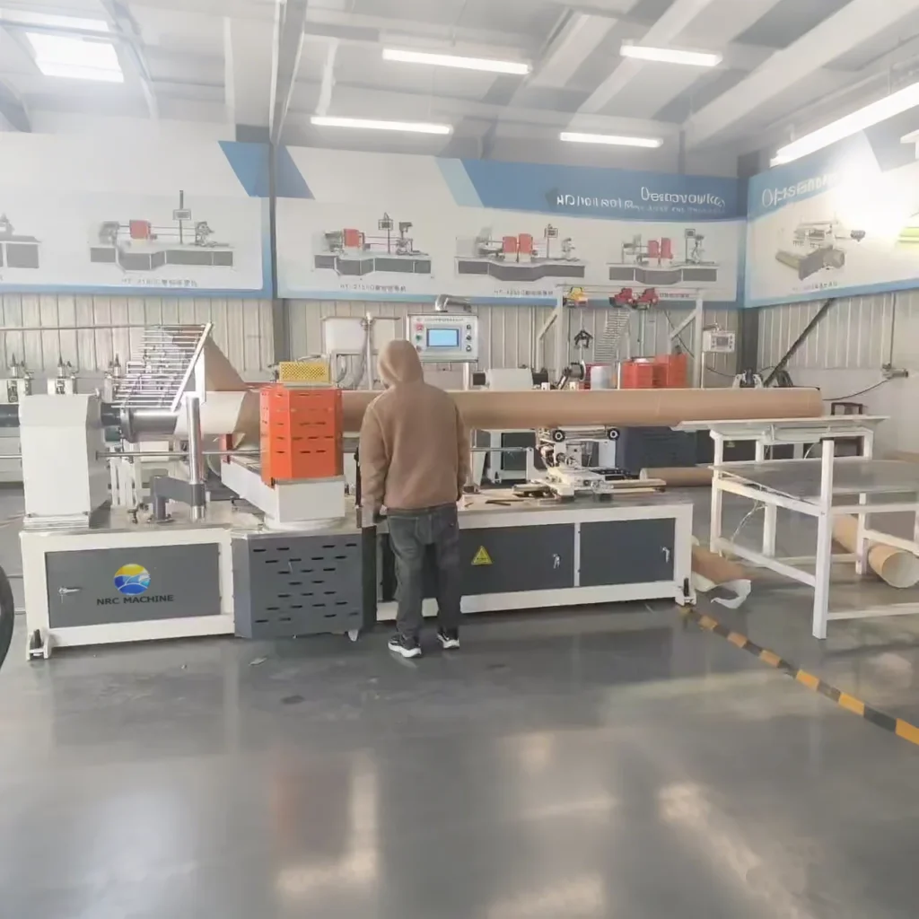 Máquina para fabricar tubos de papel en espiral