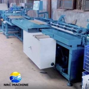 automatische machine voor het vervaardigen van parallelle kartonnen kokers